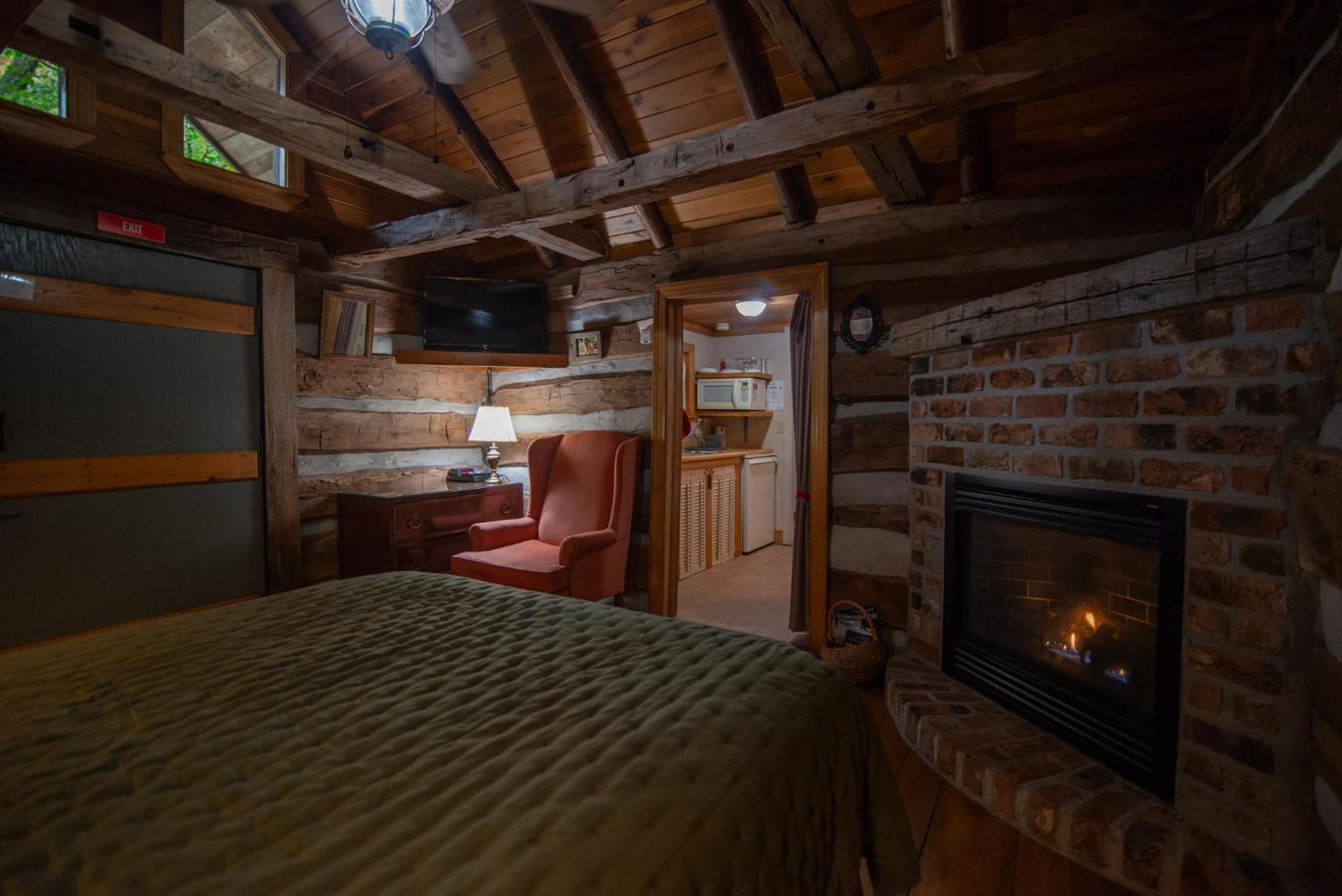 Moore House Inn & Cabins Marlinton Habitación foto