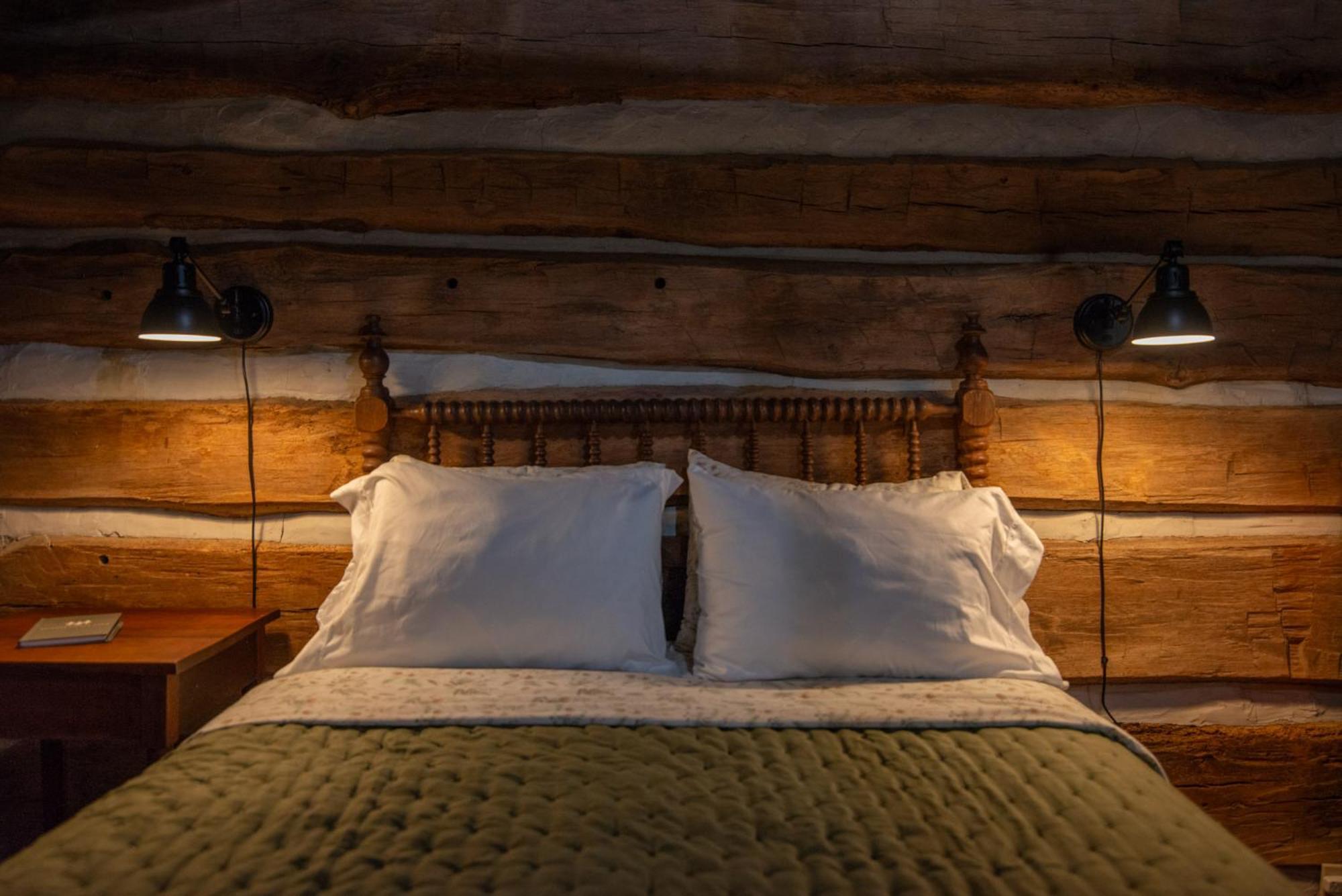 Moore House Inn & Cabins Marlinton Habitación foto