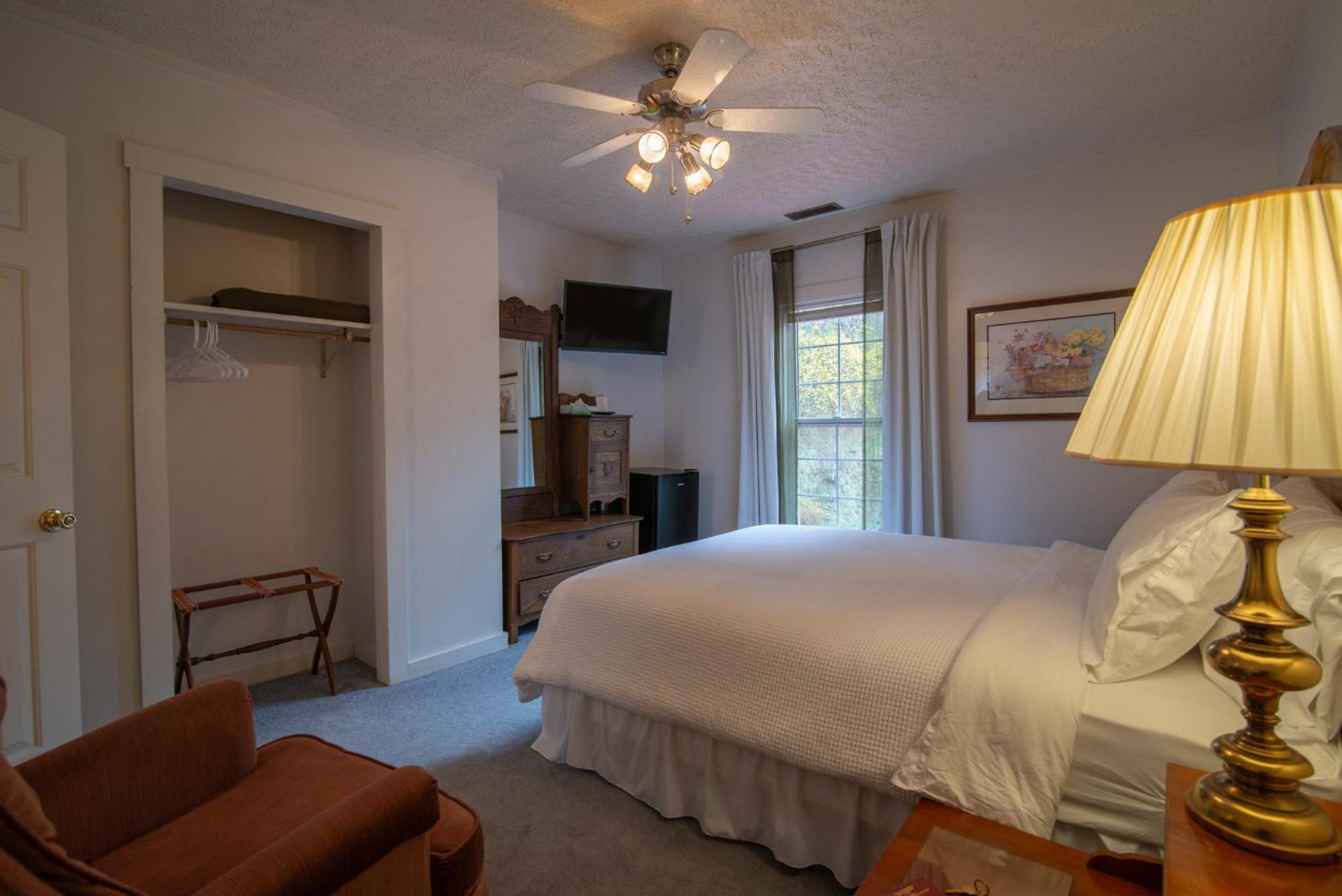 Moore House Inn & Cabins Marlinton Habitación foto